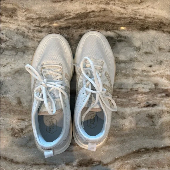 New Balance White and Beige Athletic Shoes - Picture 4 of 7